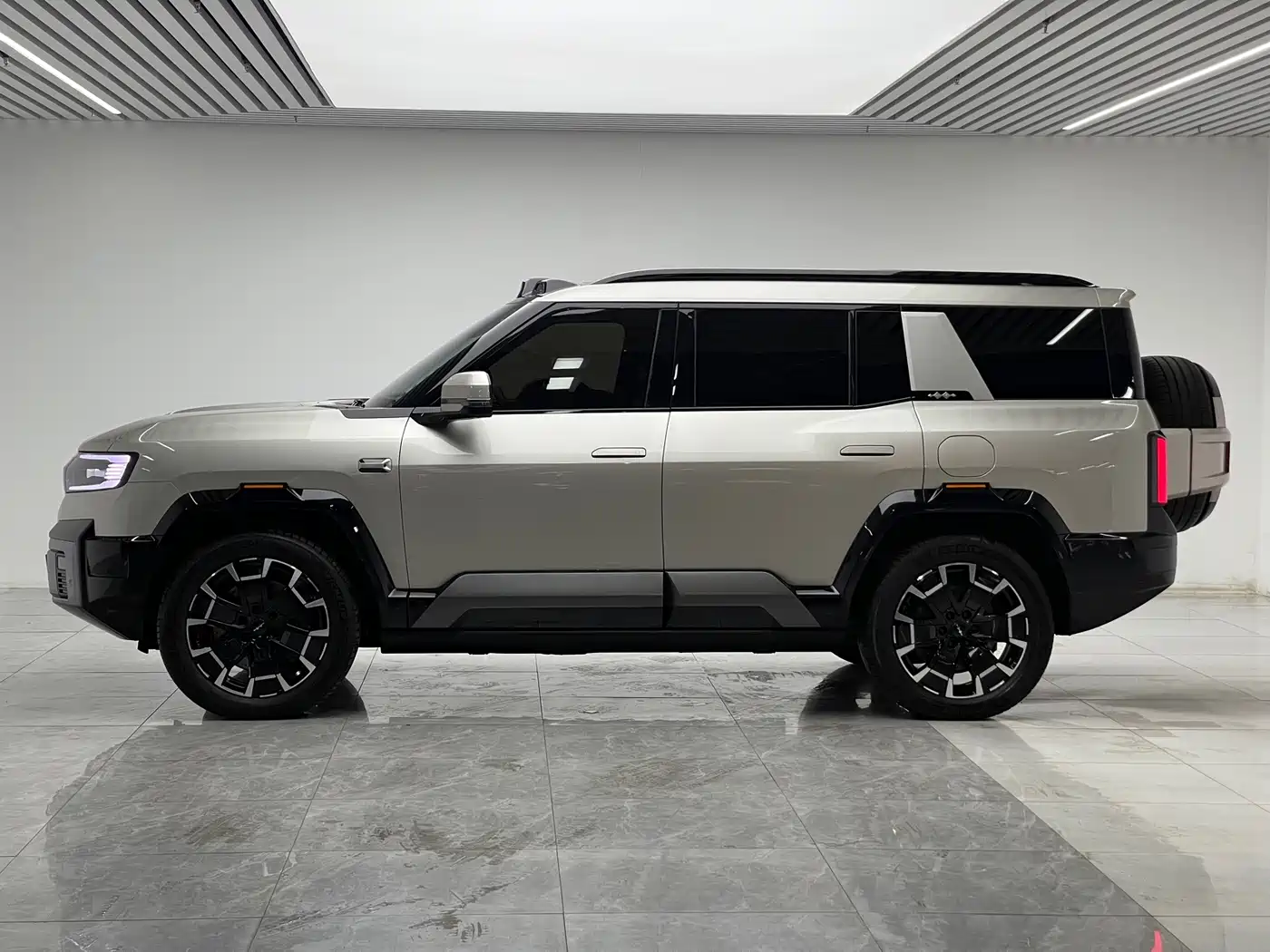 Fang Cheng Bao Leopard 8 2025 2025 Zhiyong Flagship 6-Seater
