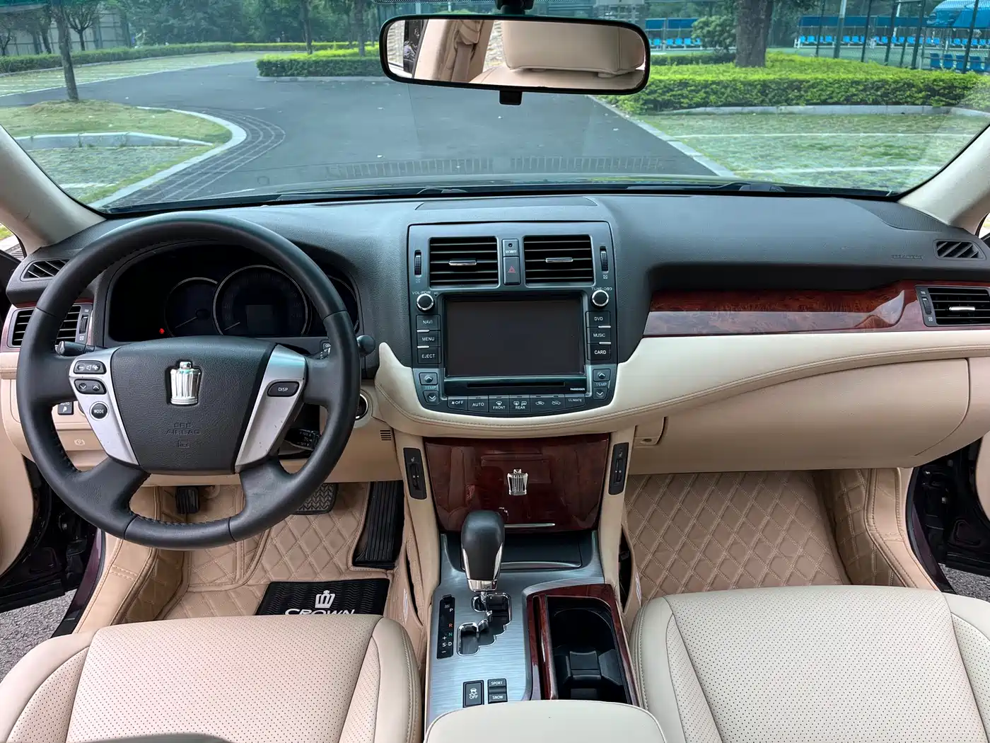 Toyota Crown 2012 2.5L Royal Leather Edition фото 12