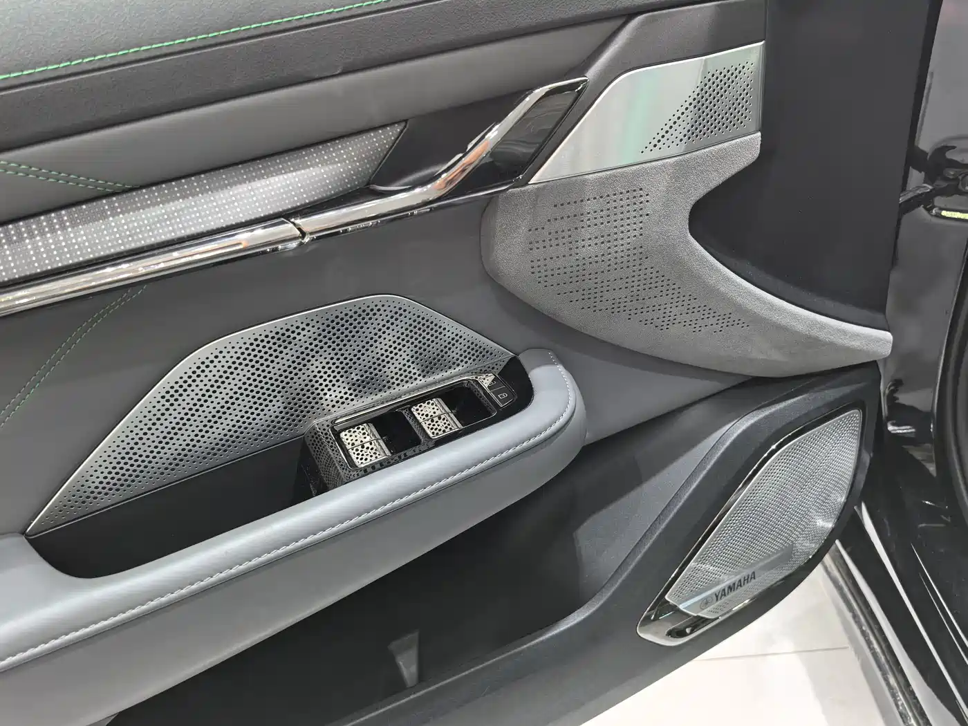 ZEEKR EXTREME KRYPTON 001