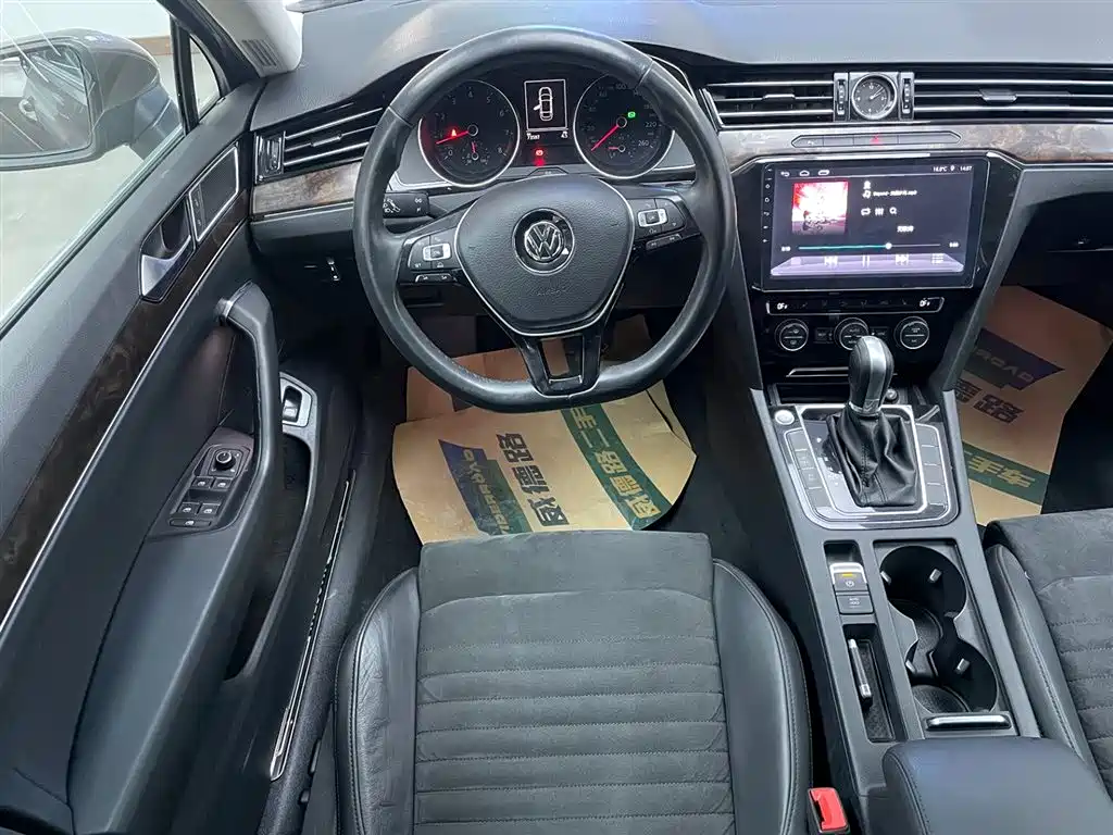 Volkswagen Magotan 2018 330TSI DSG Luxury фото 19