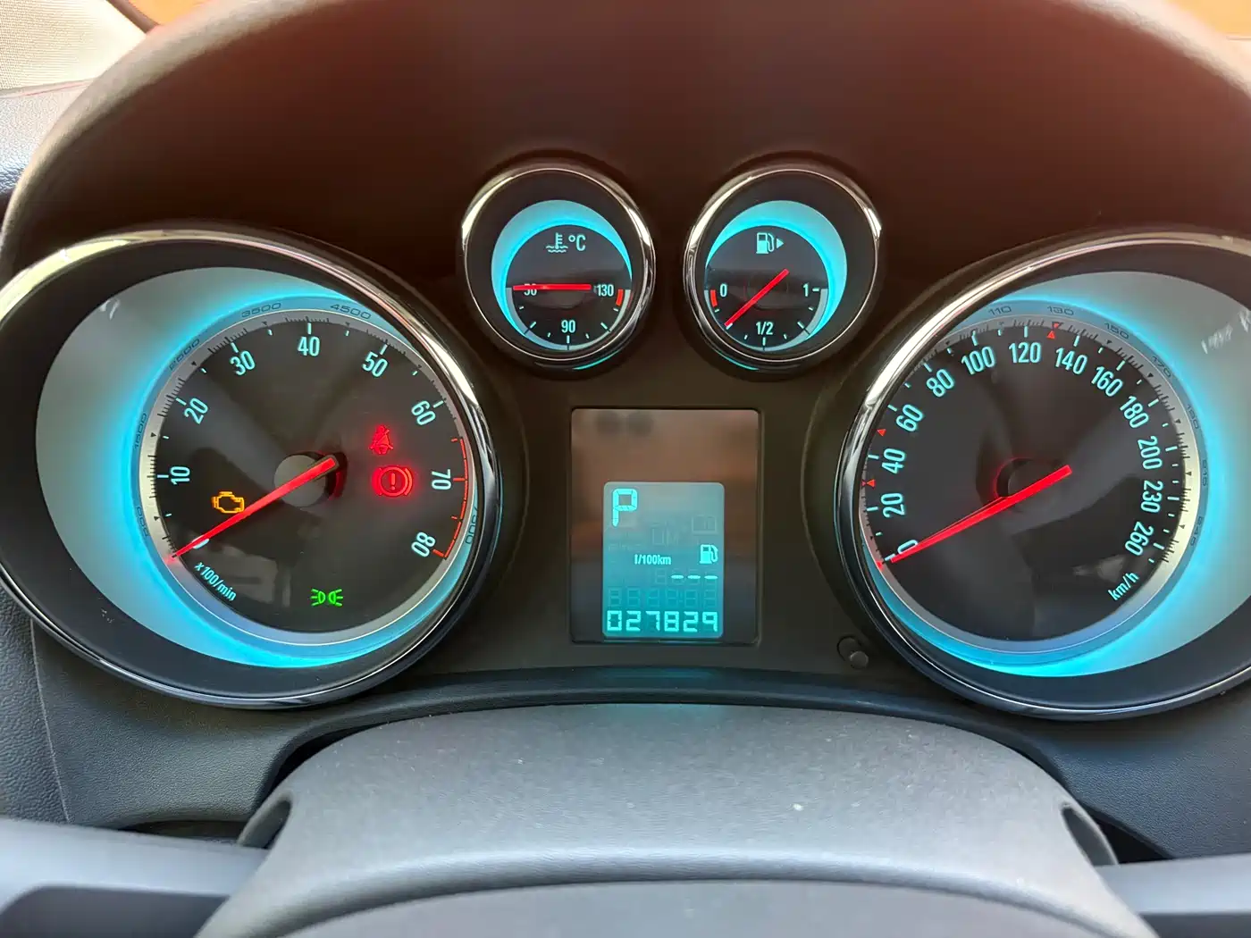 Buick Excelle 2014 XT 1.6L Automatic Fashion фото 14