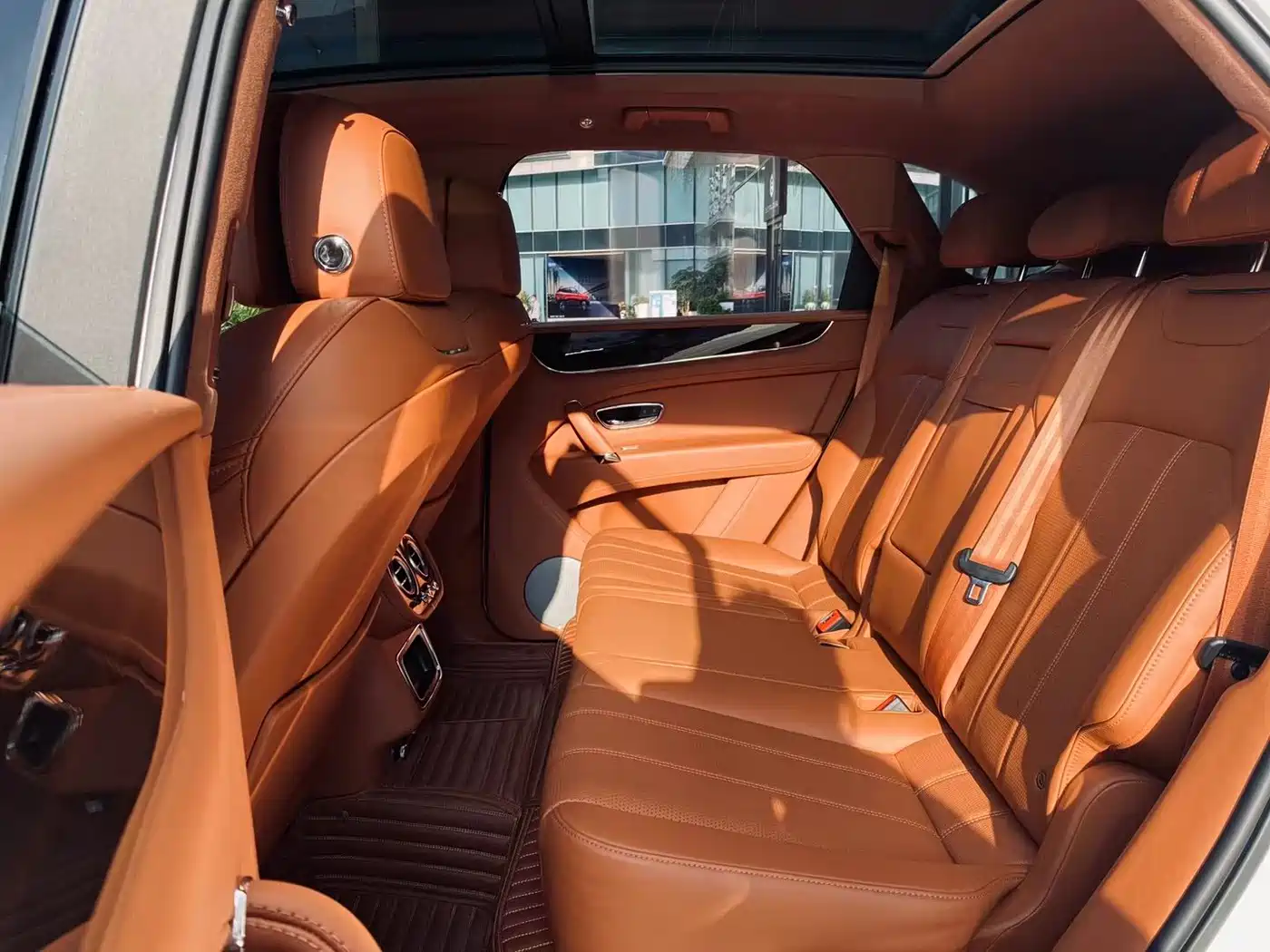 صورة 5 - Bentley Bentayga