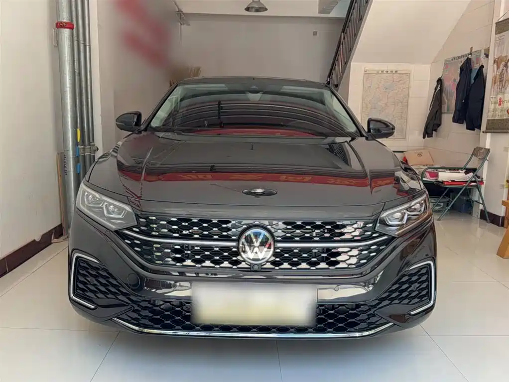 Volkswagen Passat 2023 Facelift 330TSI Starlight Luxury Edition фото 6