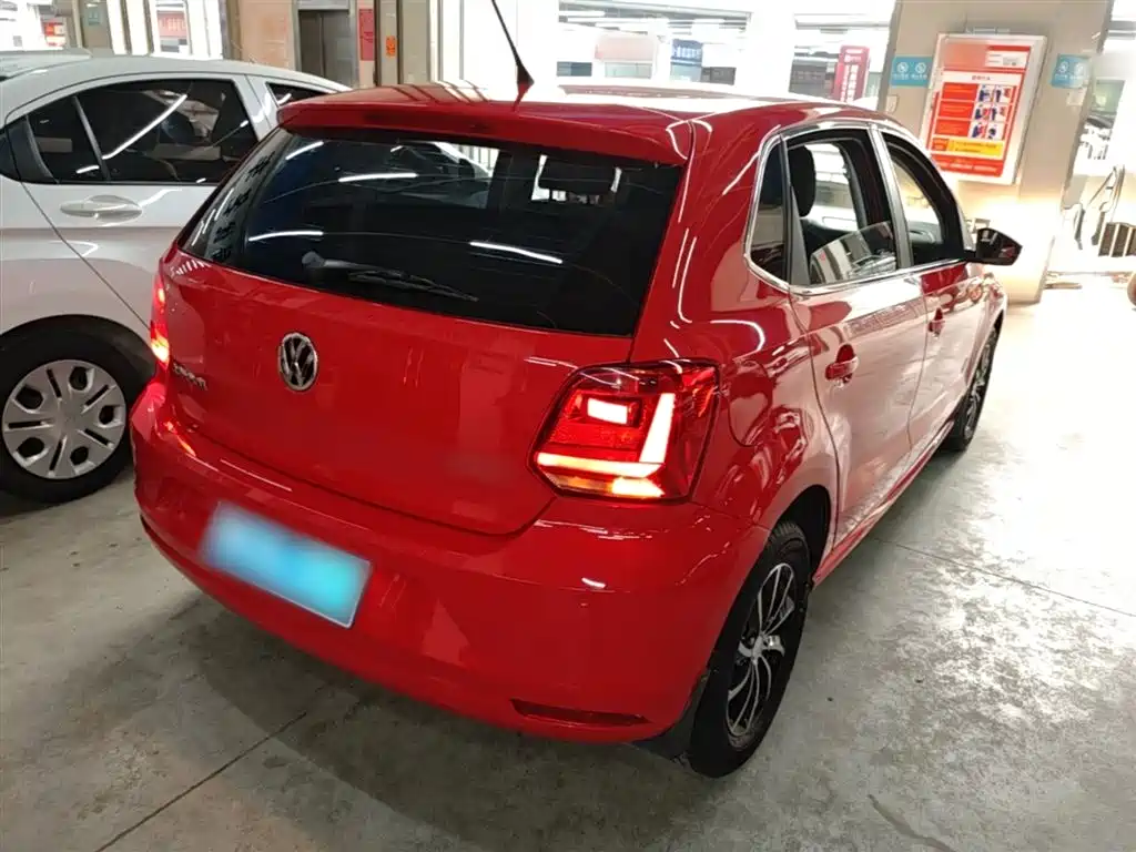 Volkswagen Polo 2016 1.4L Automatic Trend фото 7