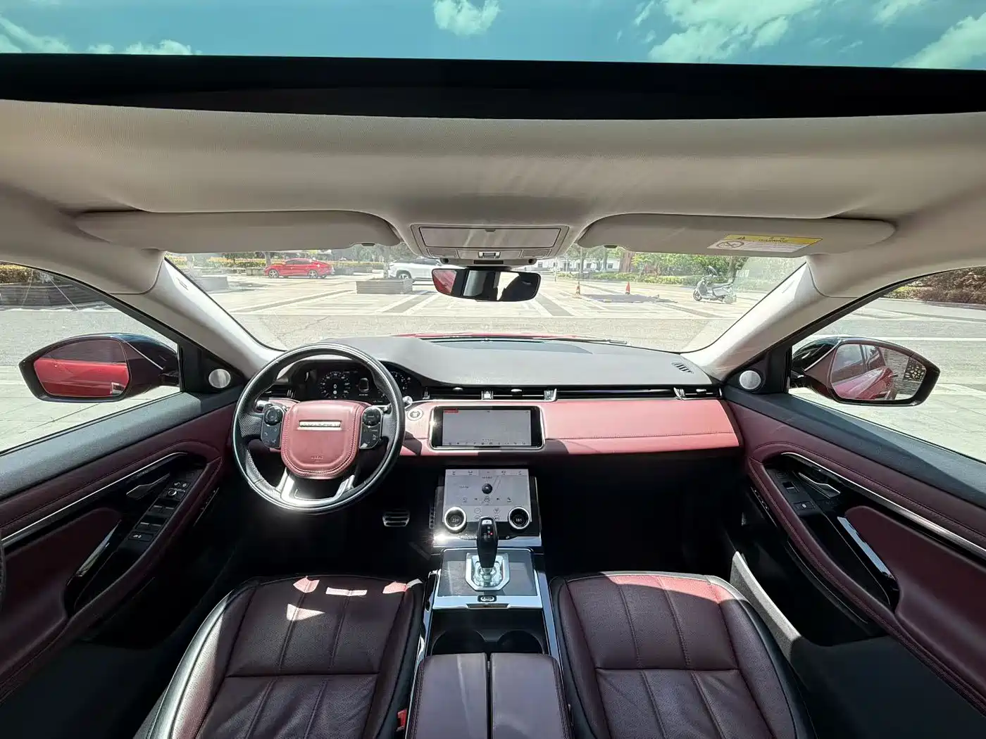 Land Rover Range Rover Evoque 2020 249PS R-DYNAMIC SE Sport Tech Edition фото 5