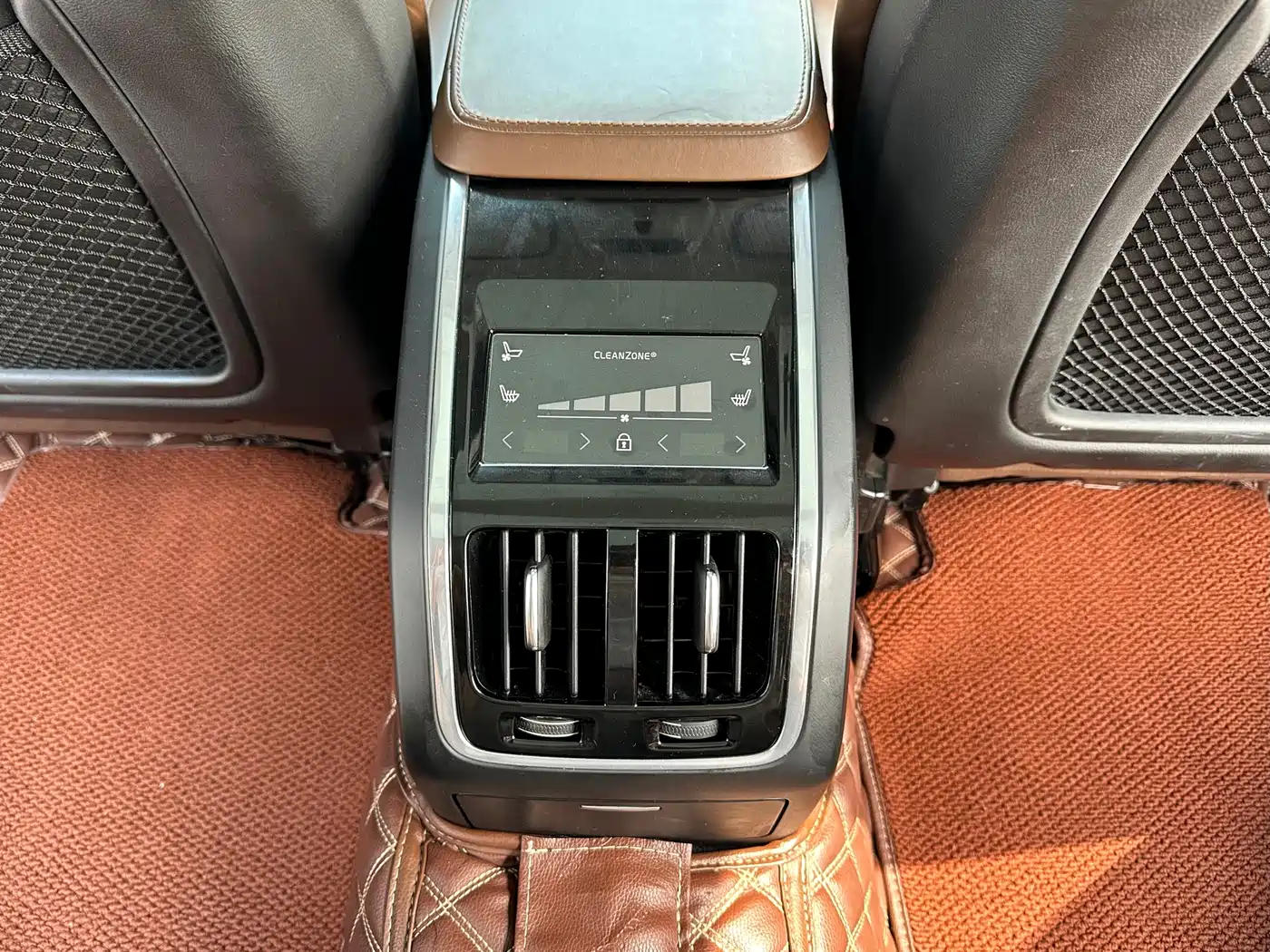 Фото 18 - Volvo S90