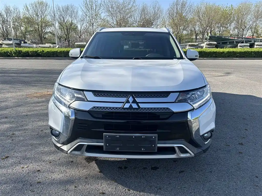 Mitsubishi Outlander 2019 2.0L 2WD Enjoy Edition 5-seater China V фото 2