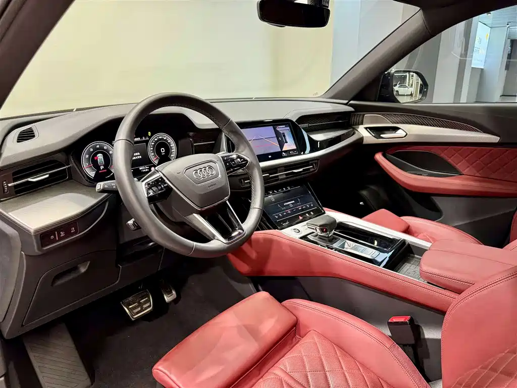 Audi Q6 2024 45 TFSI quattro Black Warrior Edition 6-seater фото 28