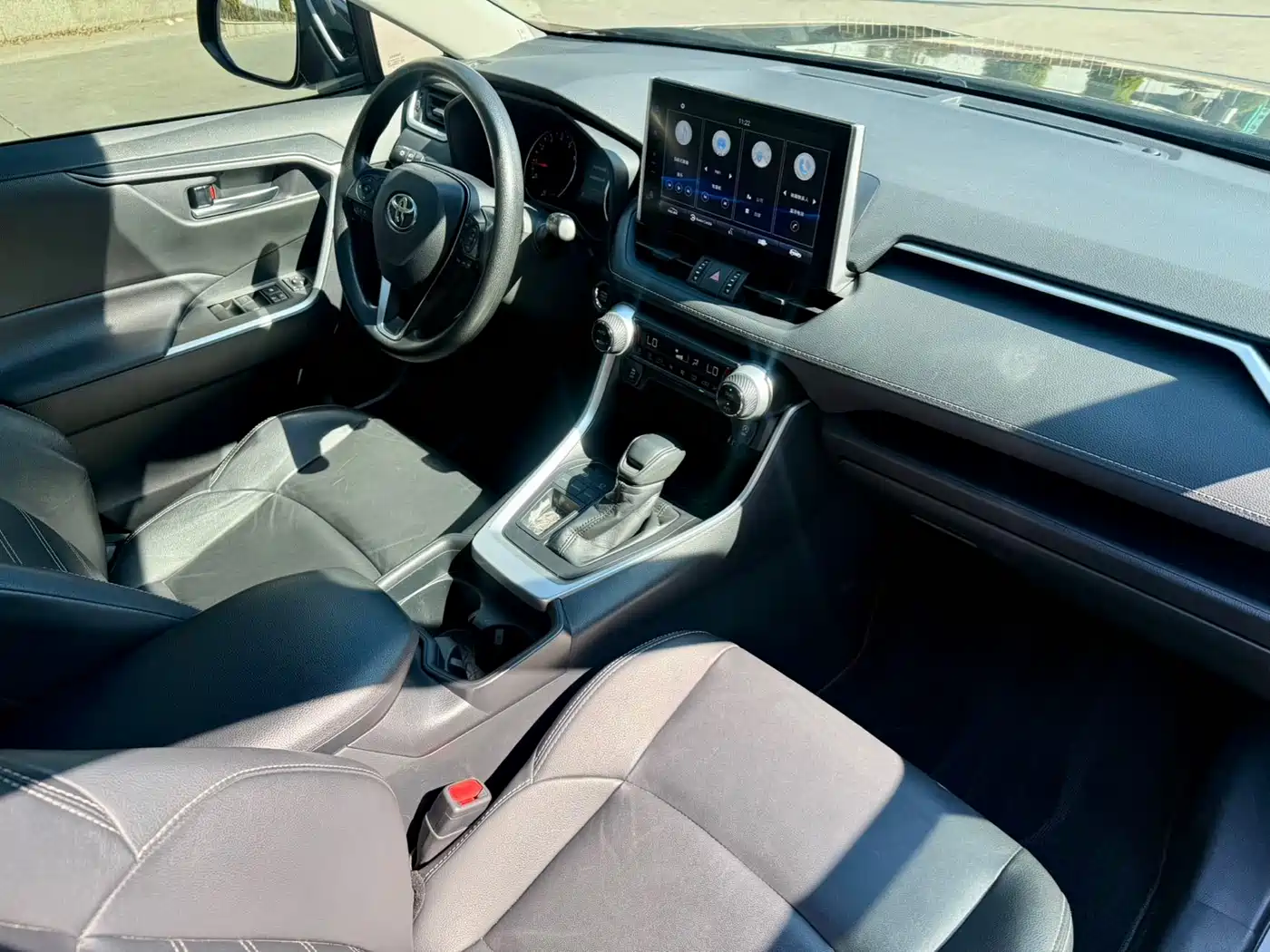 Toyota Wildlander 2021 2.0L CVT 2WD Luxury Edition фото 23