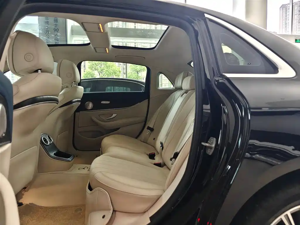 Mercedes-Benz E-Class 2022 E 300 L Fashion фото 15