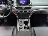 Фото 11 - Honda Accord