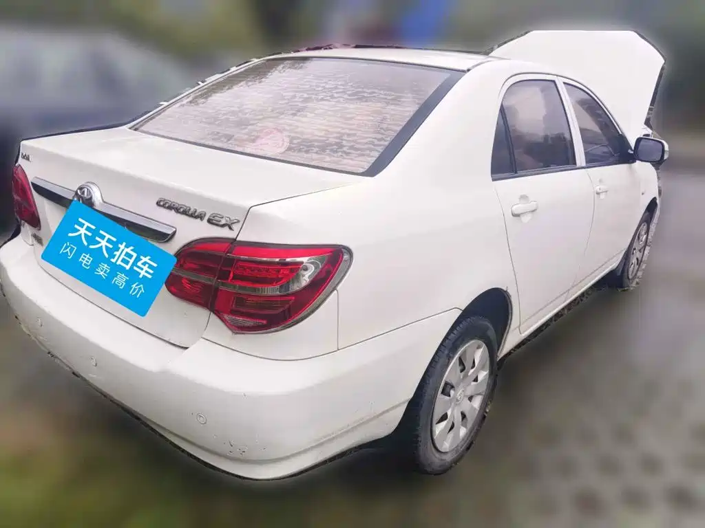 Фото 2 - Toyota Corolla