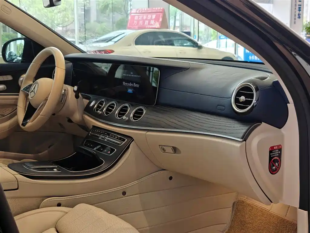 Mercedes-Benz E-Class 2022 E 300 L Fashion фото 12