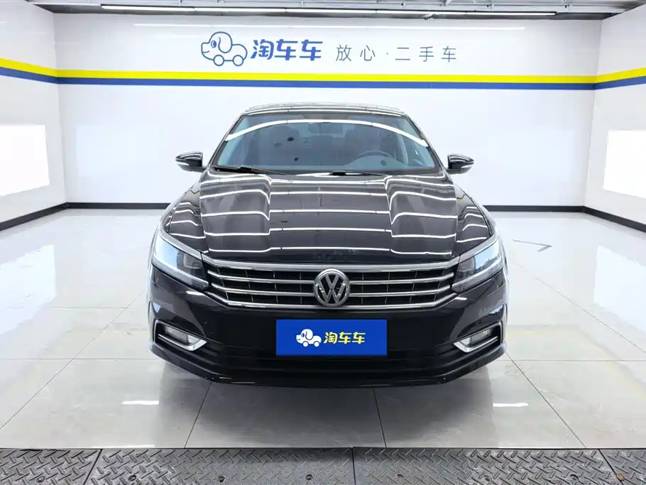 Volkswagen Passat 2016 330TSI DSG Honor Edition фото 2