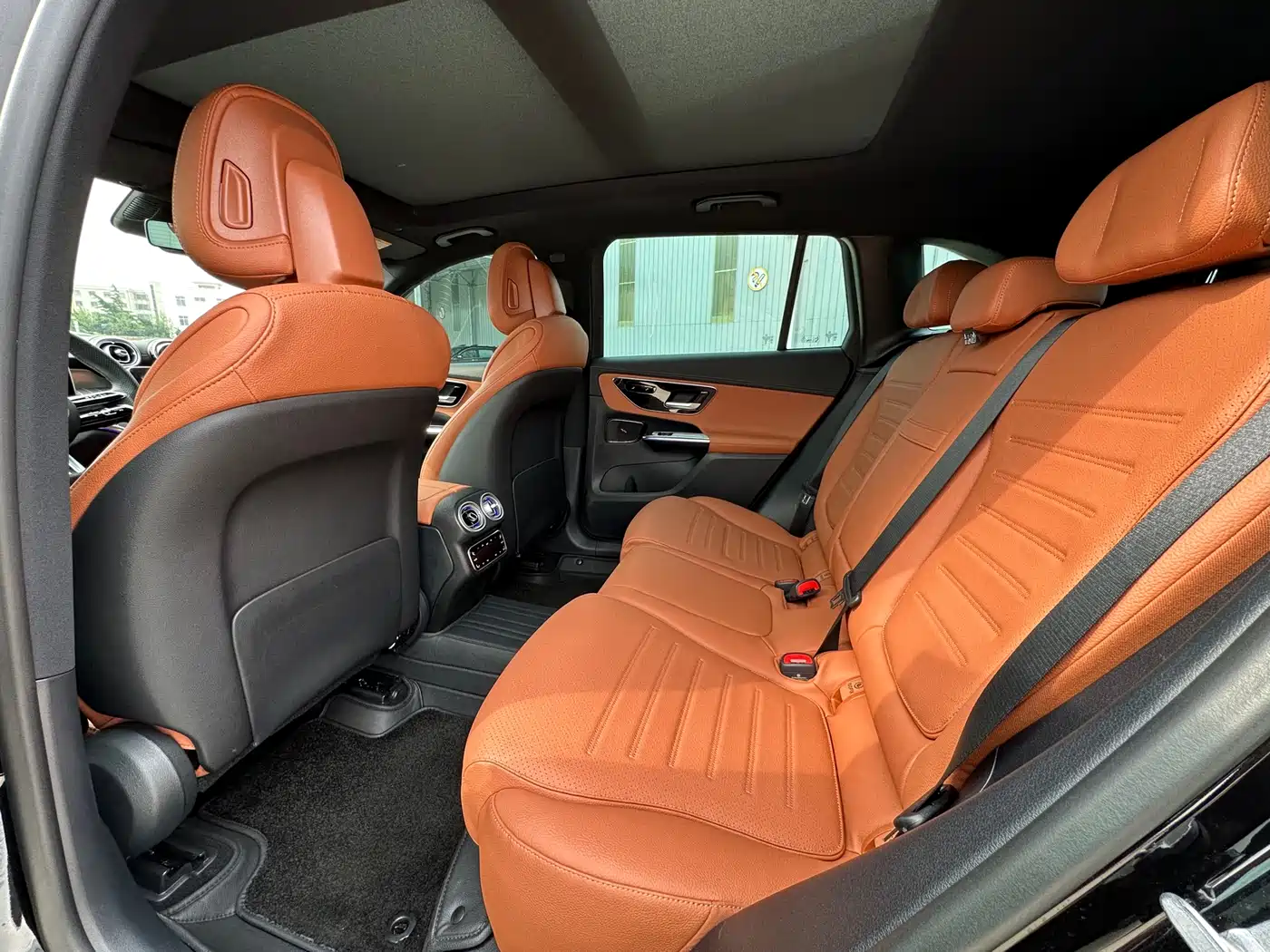 Mercedes-Benz GLC 2024 GLC 300 L 4MATIC Dynamic 5-seater фото 5