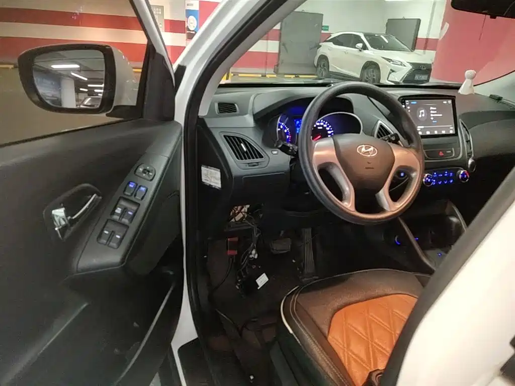 Hyundai Beijing Hyundai ix35 2015 2.0L Automatic 2WD Comfort China V фото 16