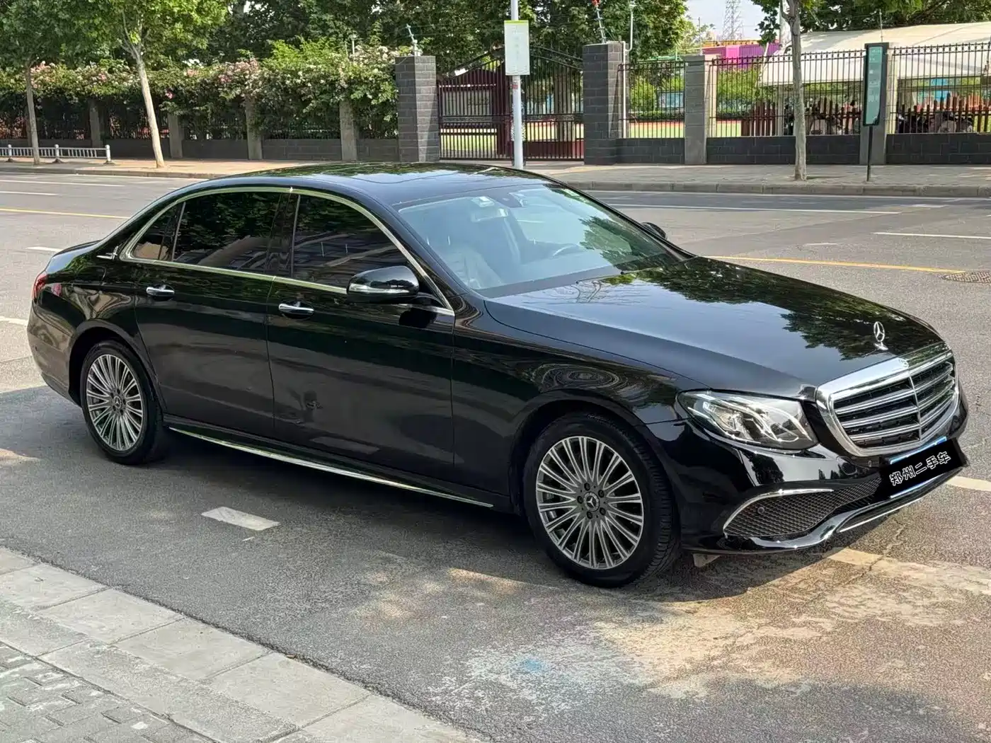 Mercedes-Benz E-Class 2017 E 300 L Sport Fashion фото 3