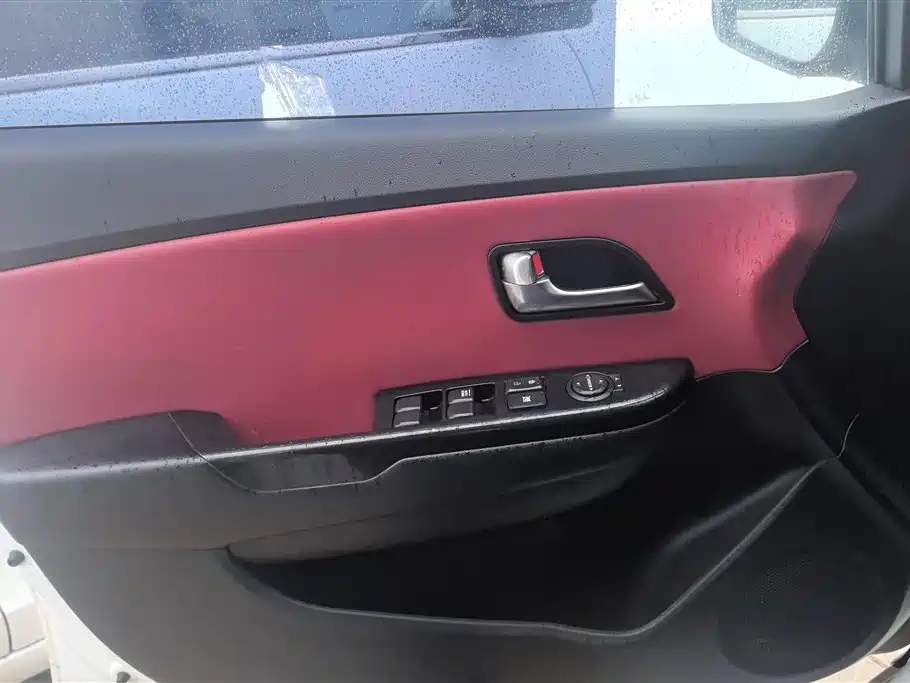 Kia K2 2015 Hatchback 1.4L AT GLS фото 7