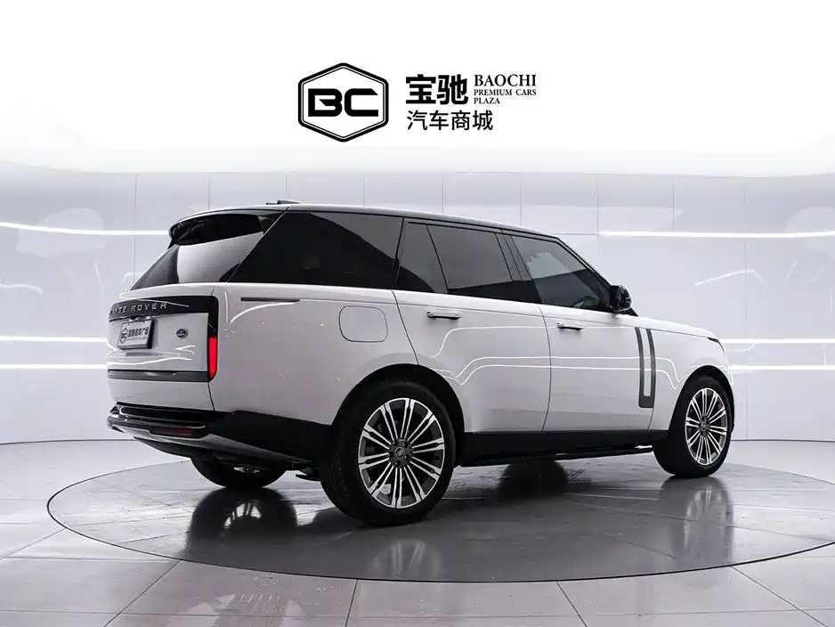 Land Rover Range Rover 2023 3.0 L6 360PS Golden Age Edition фото 3