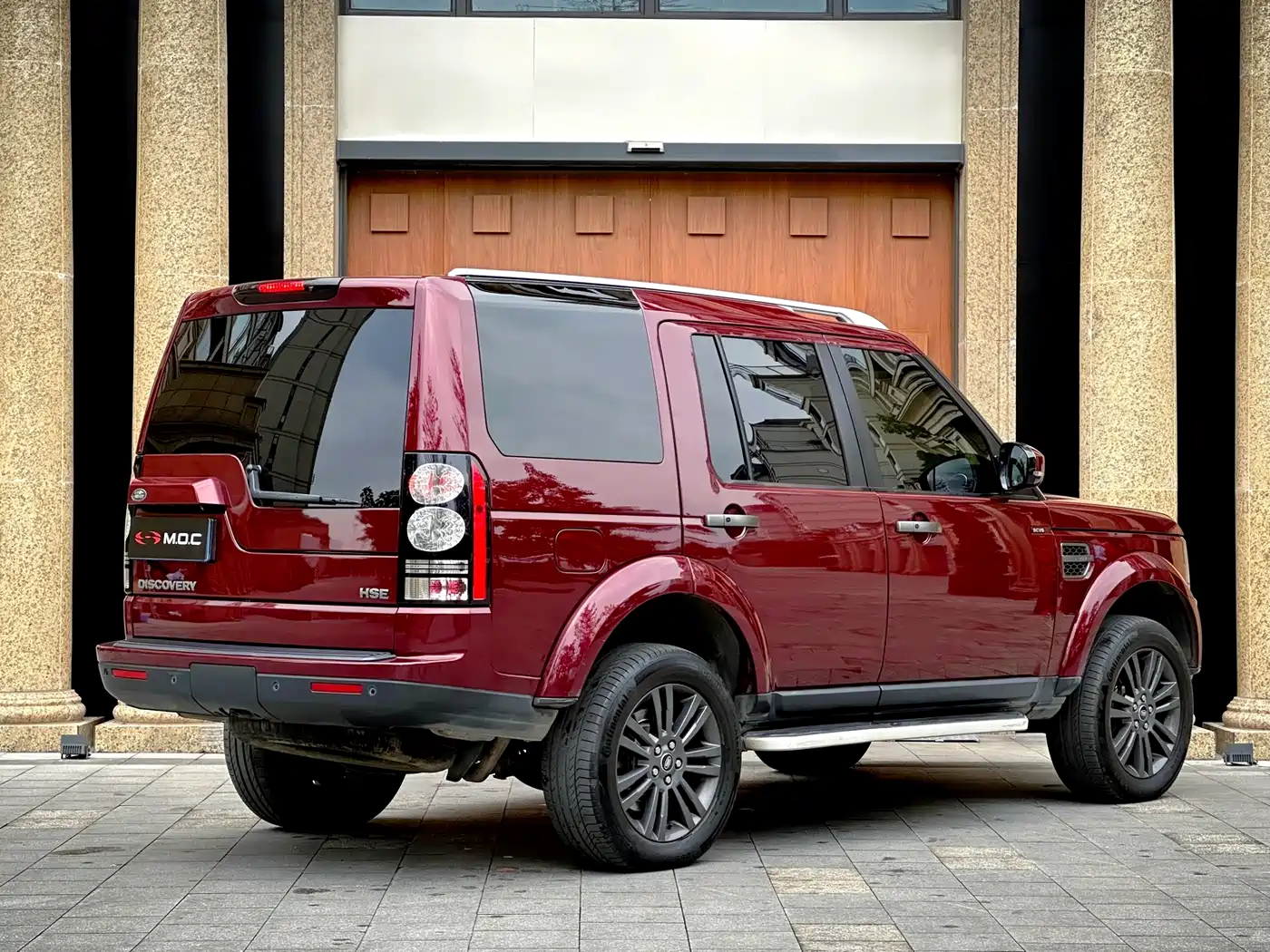 Land Rover Discovery 2015 3.0 SC V6 SE фото 6