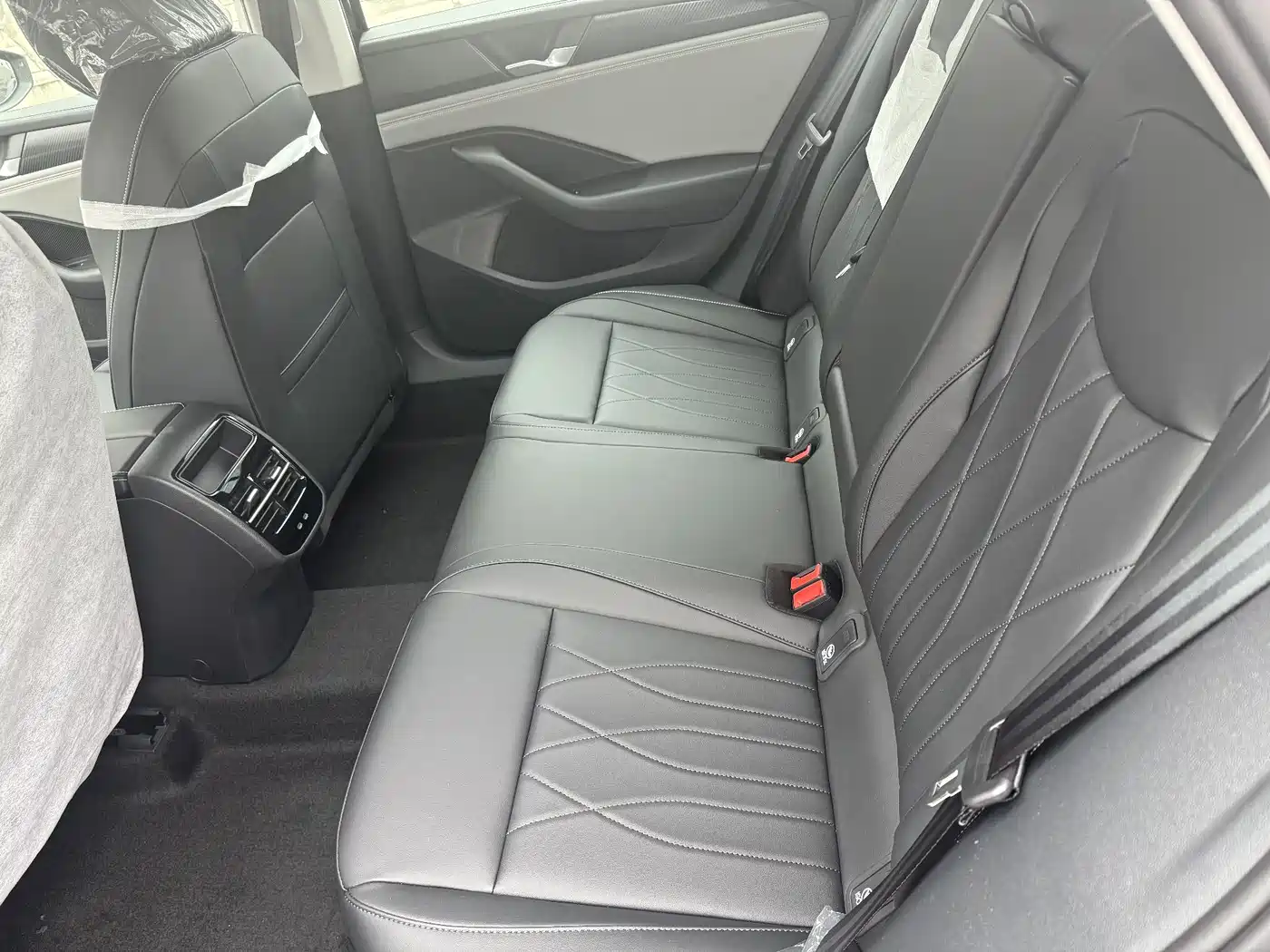Volkswagen Magotan 2026 300TSI Premium Edition фото 7
