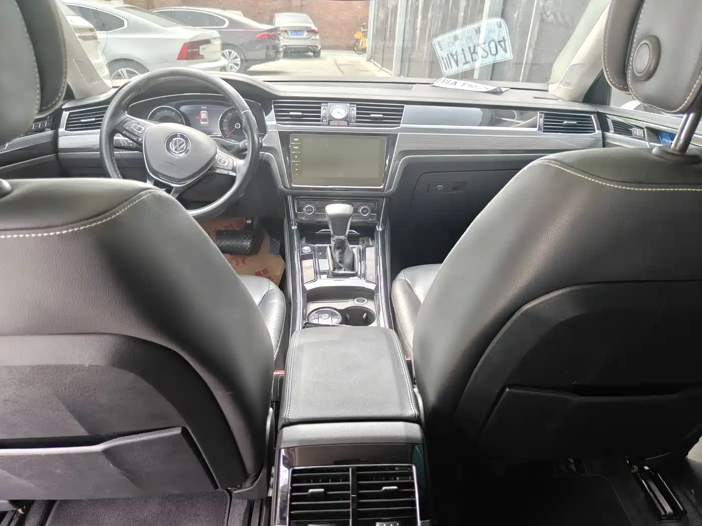 Volkswagen Phideon 2018 Facelift 380TSI FWD Business фото 13
