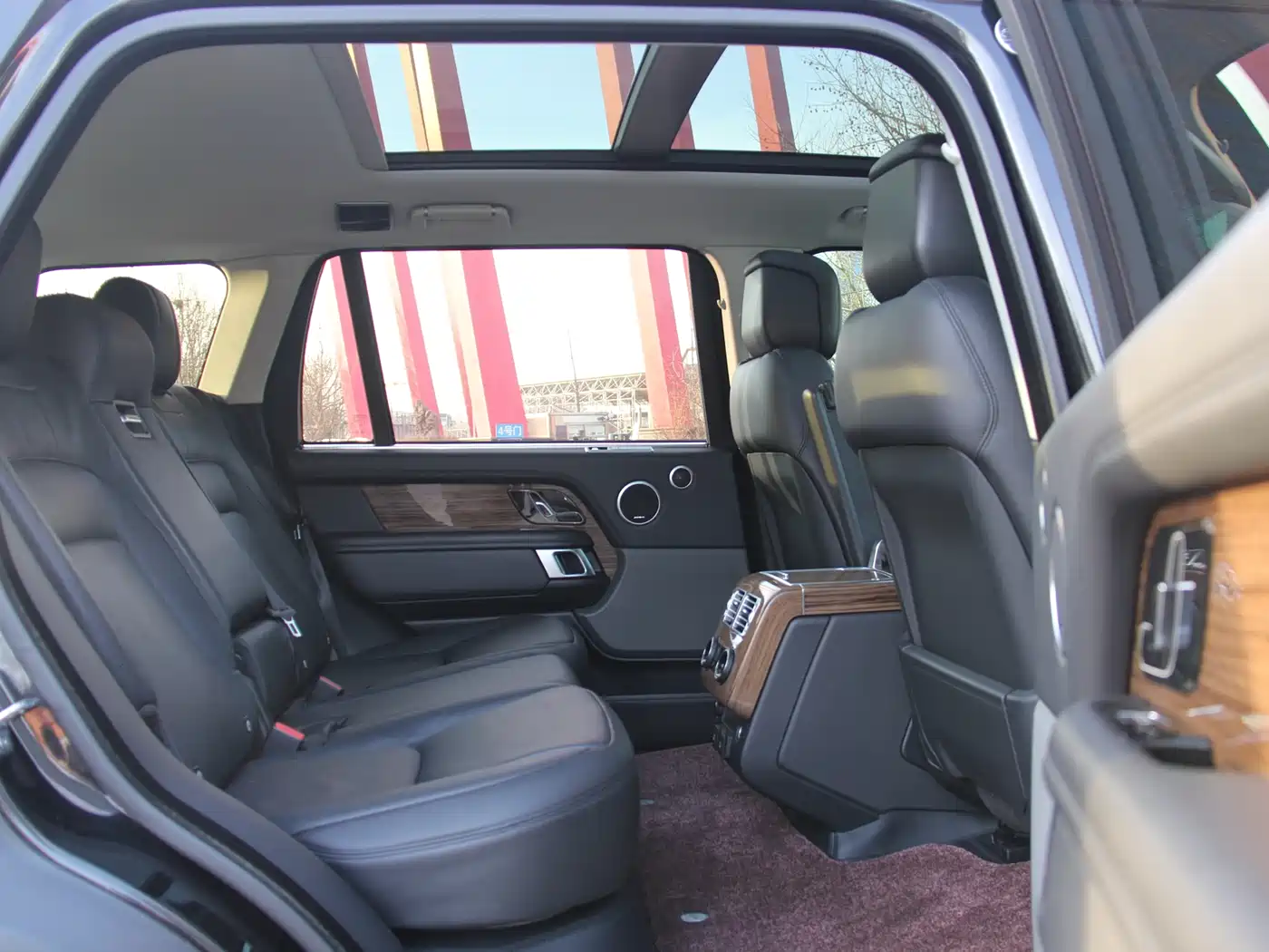 Land Rover Range Rover 2019 3.0 SC V6 Heritage Extended Edition фото 18