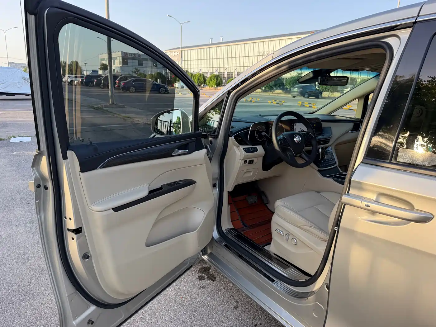 Buick GL8 2023 ES Landmaster Exclusive фото 9
