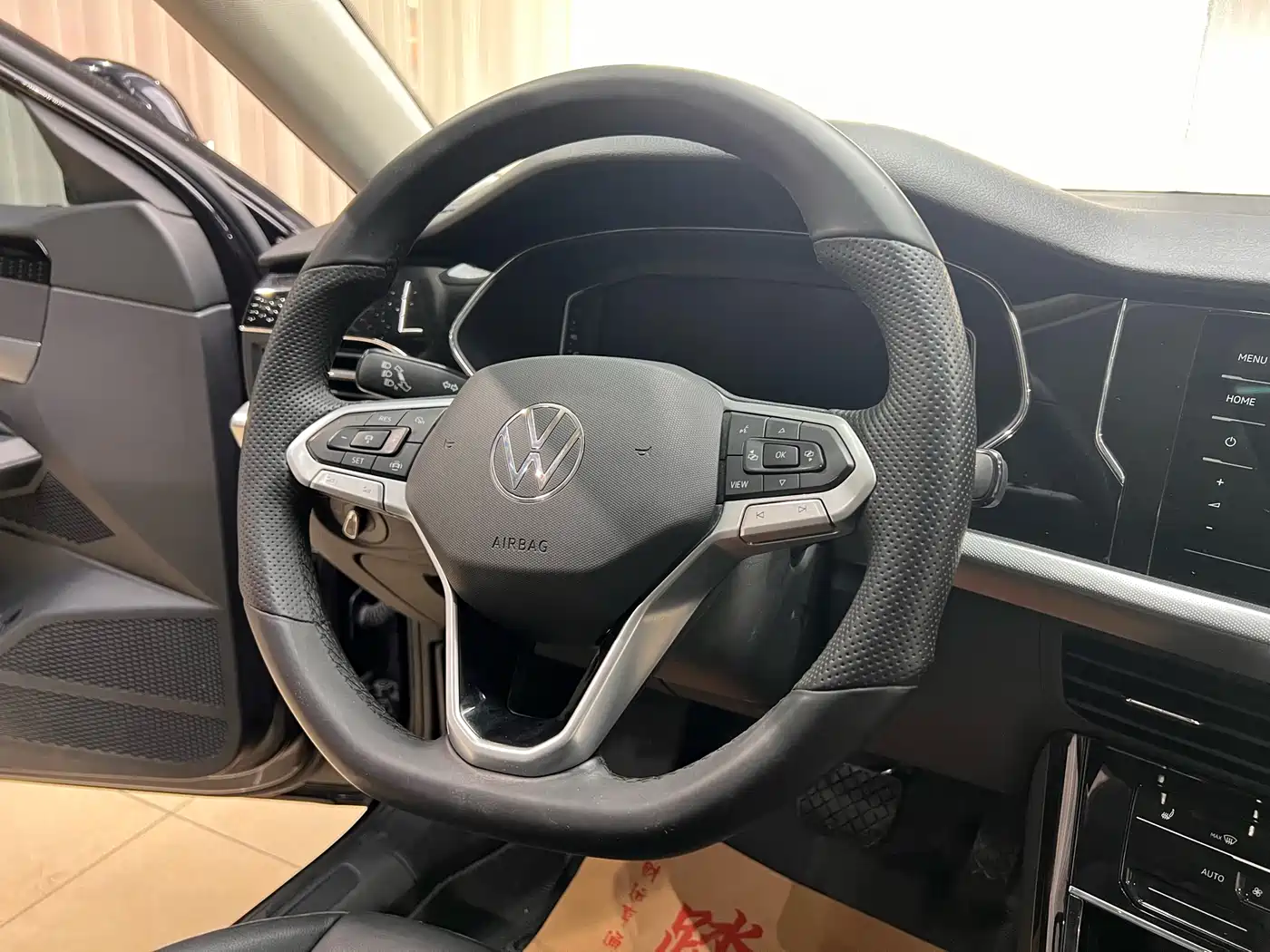 Volkswagen Passat 2022 330TSI Elite Edition фото 14