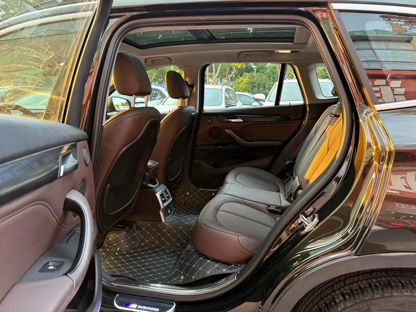 BMW X1 2018 sDrive18Li Premium Model фото 8