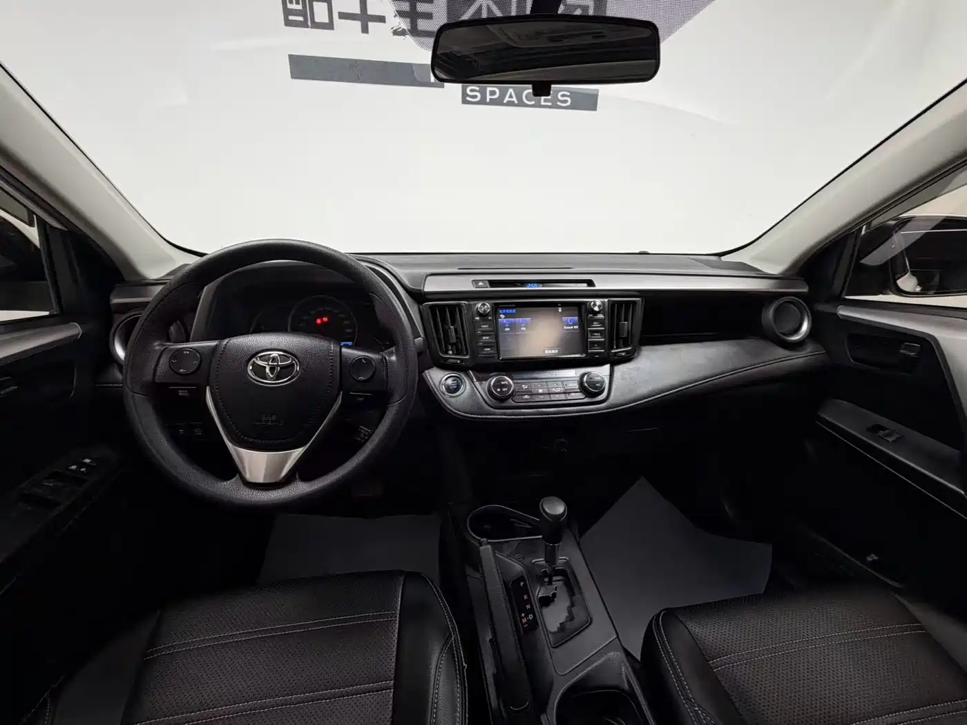 Toyota RAV4 Rongfang 2016 2.0L CVT 2WD Trend (China V) фото 14