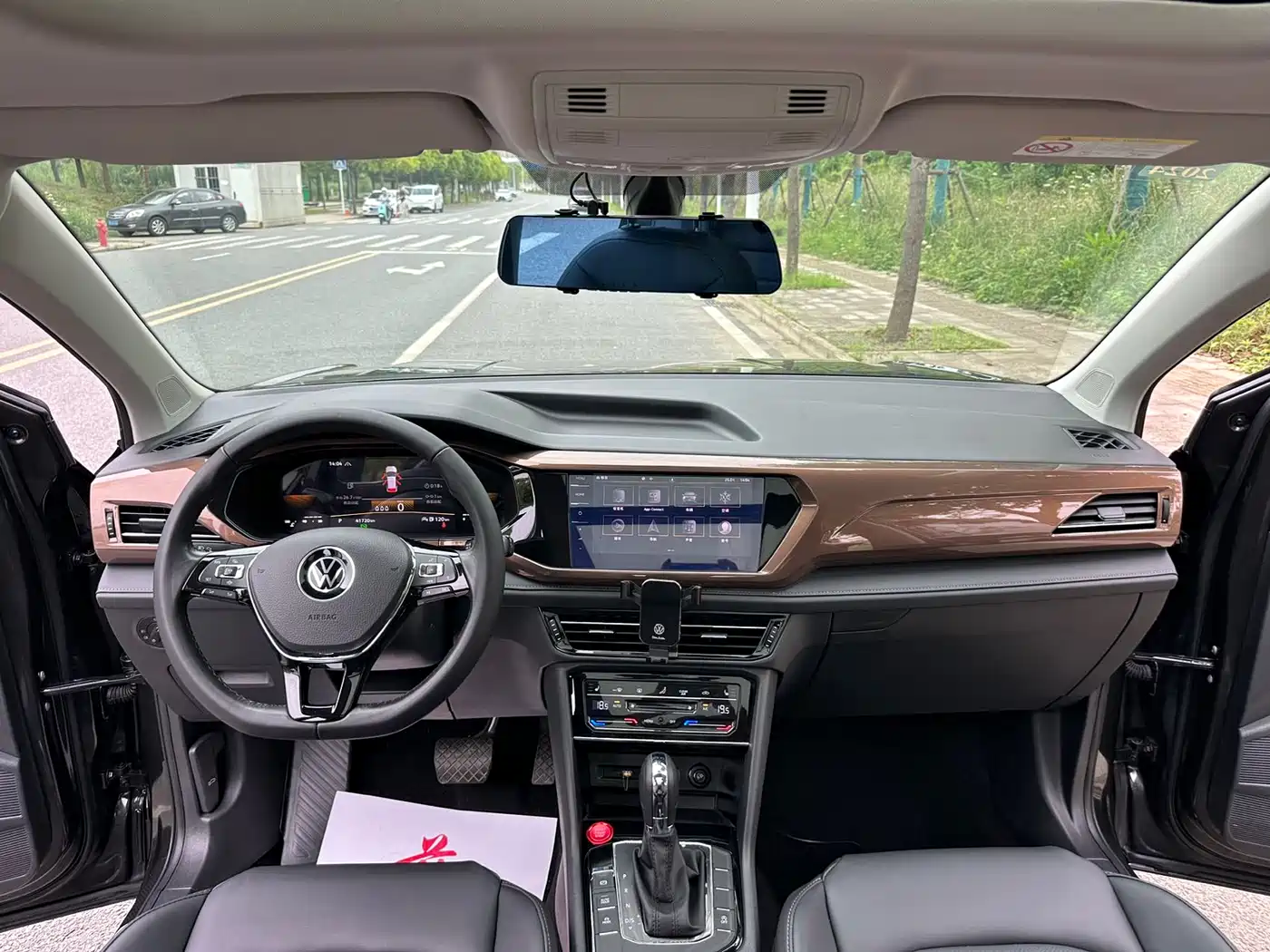 Volkswagen Tharu 2022 280TSI FWD Luxury Edition фото 12