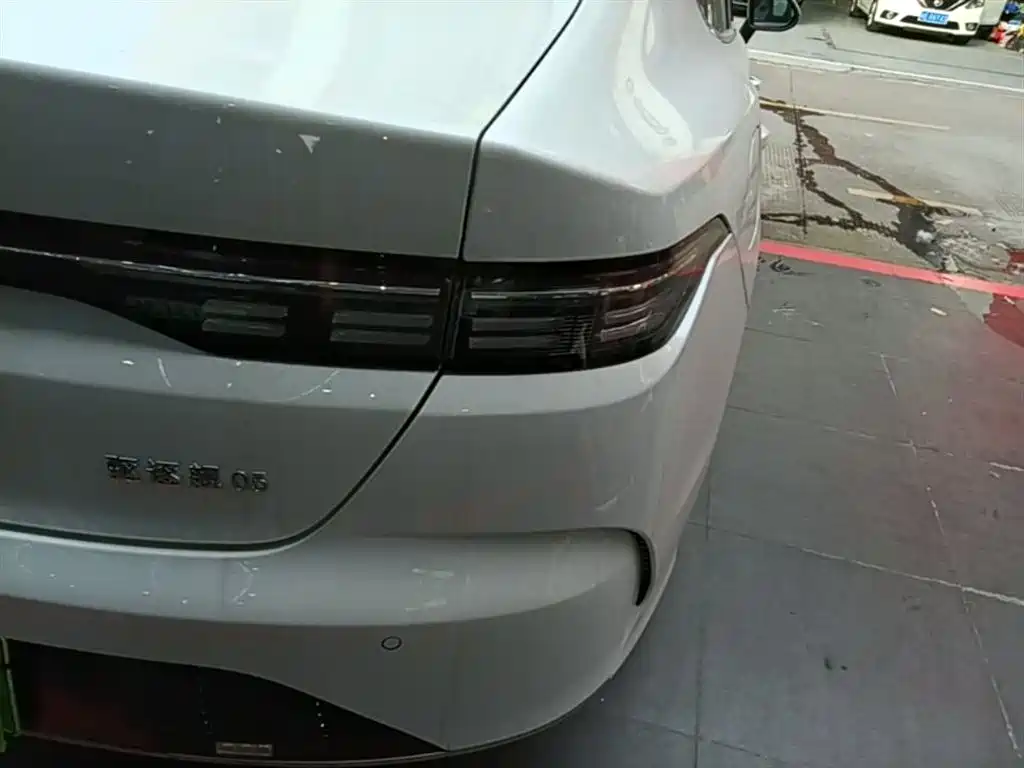 BYD Destroyer 05 2024 Glory Edition DM-i 55KM Luxury фото 8