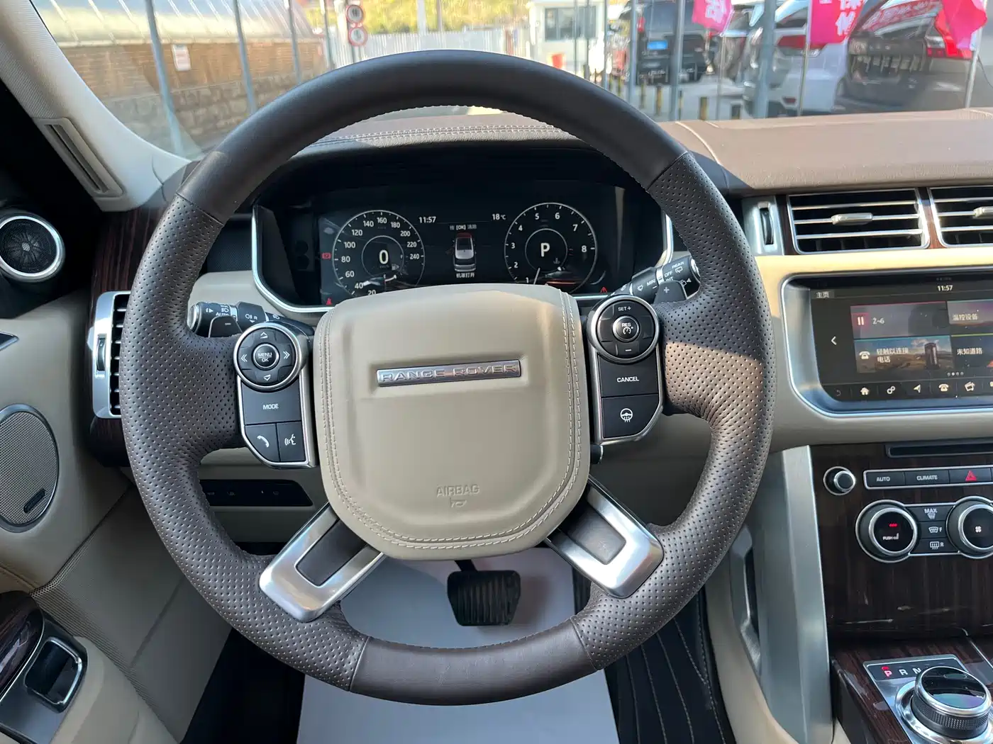 Land Rover Range Rover 2017 3.0 SC V6 Vogue LWB (Long Wheelbase) фото 22