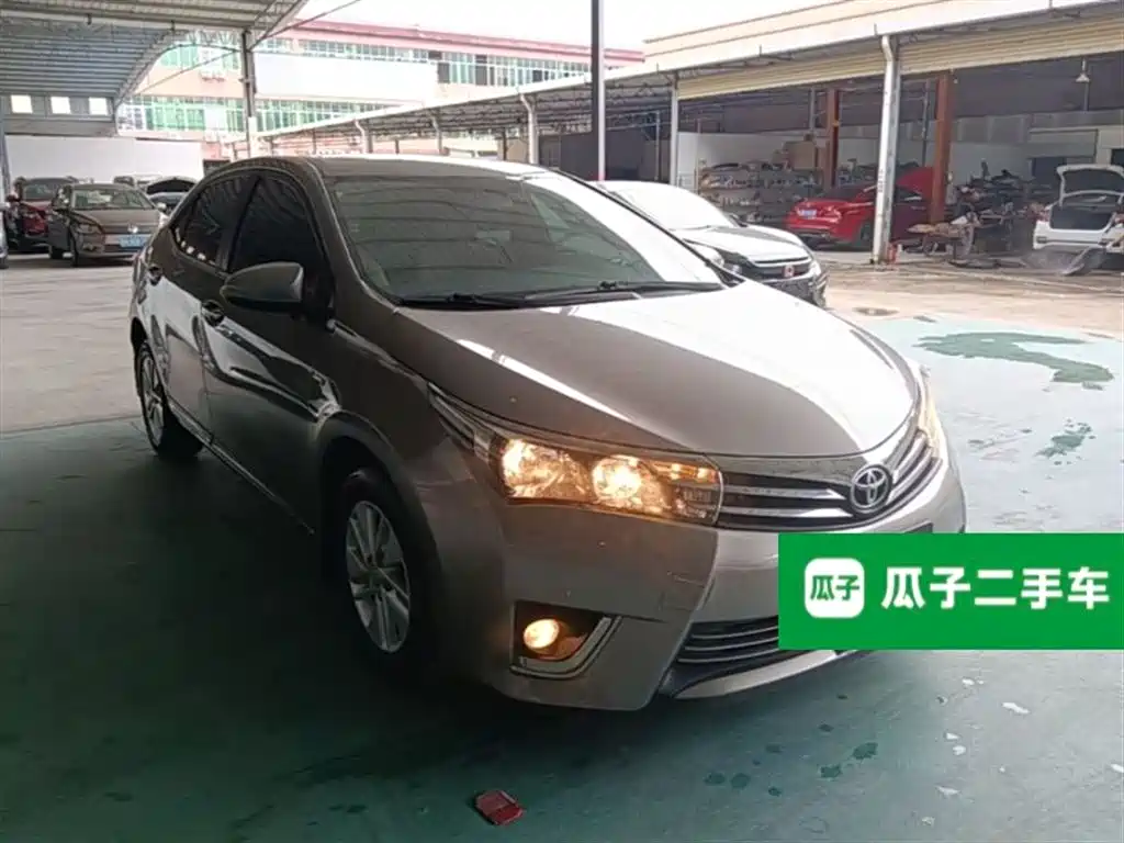 Toyota Corolla 2014 1.6L CVT GL-i фото 4