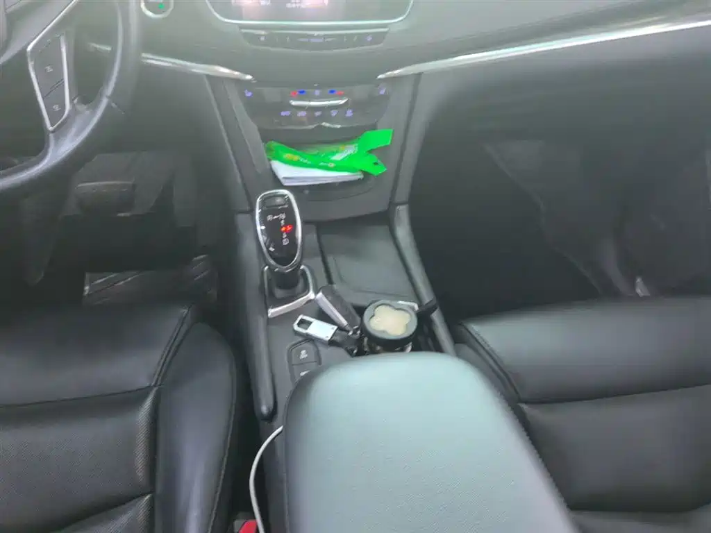 Cadillac XT5 2018 25T Luxury фото 14
