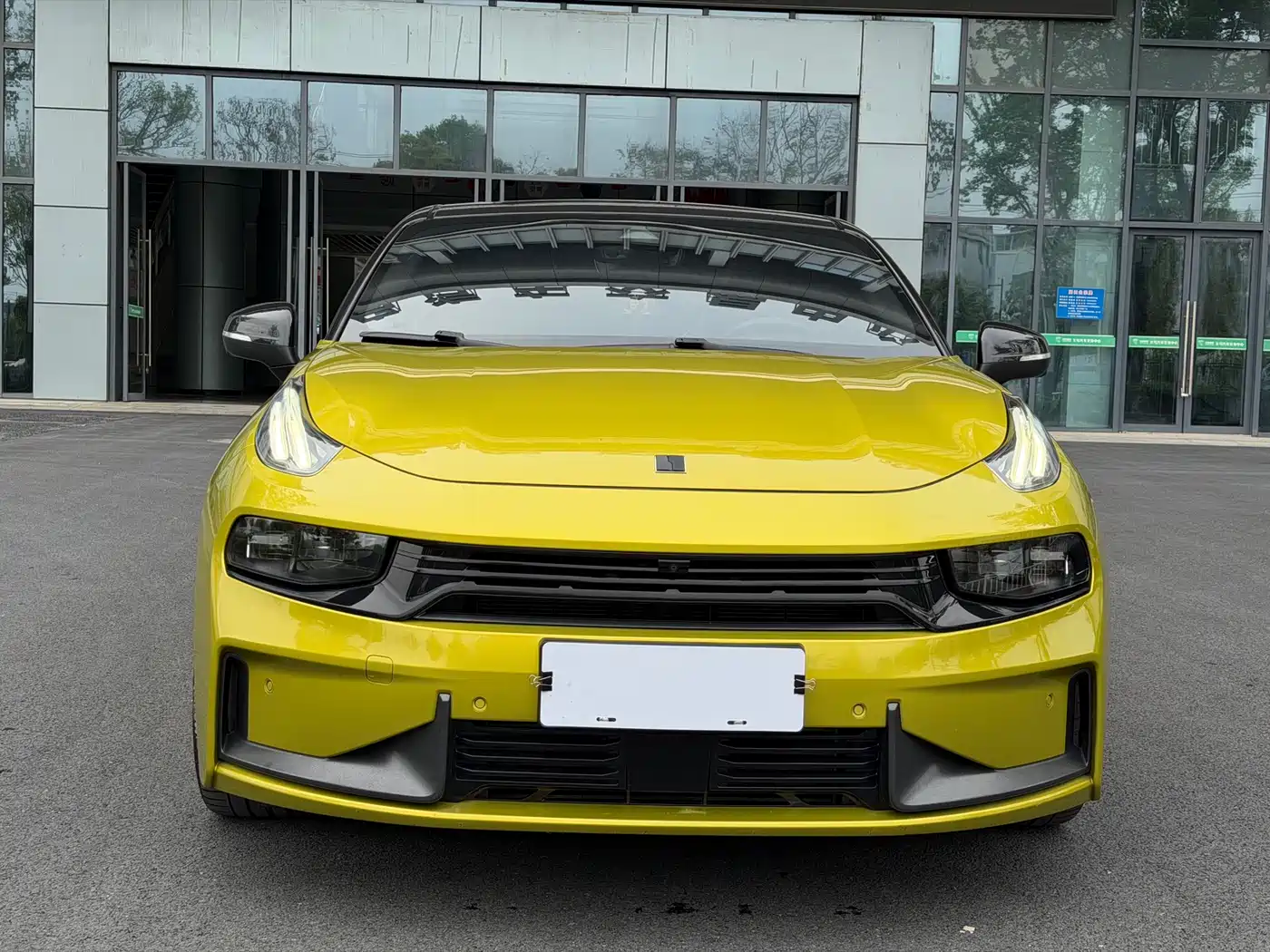 Lynk & Co 03 2022 03+ 2.0TD Auto Wind Rider Edition фото 2