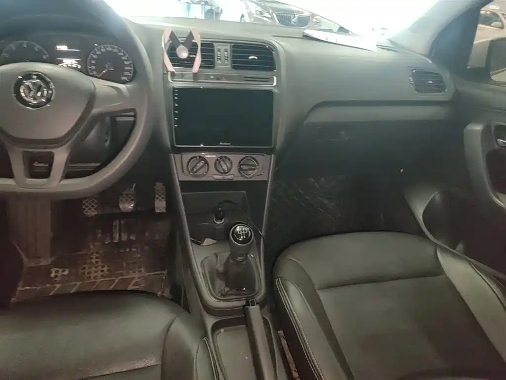 Volkswagen Polo 2016 1.4L Manual Trend фото 13