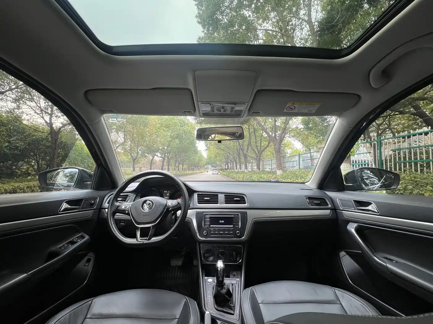 Volkswagen Lavida 2017 1.6L Automatic Comfort Edition фото 7