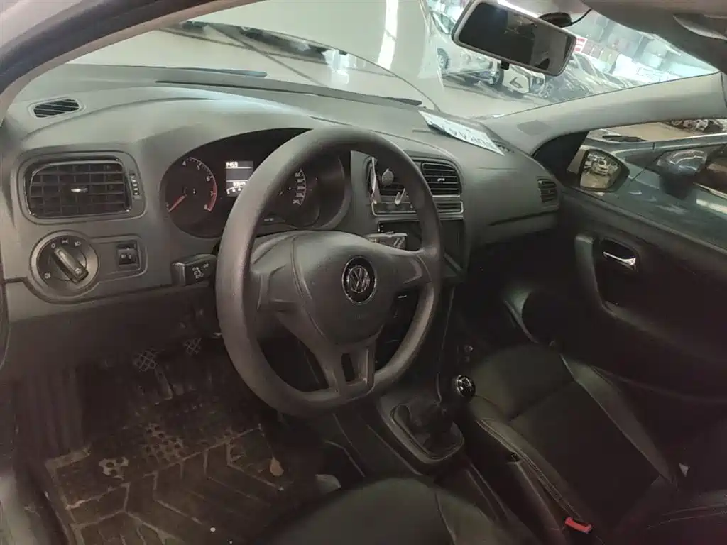 Volkswagen Polo 2016 1.4L Manual Trend фото 11