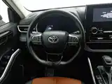 Фото 11 - Toyota Highlander