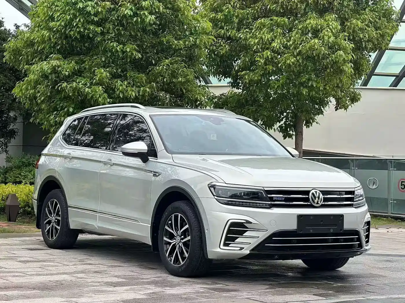 Volkswagen Tiguan L PHEV 2019 430PHEV Hybrid Luxury Edition фото 3