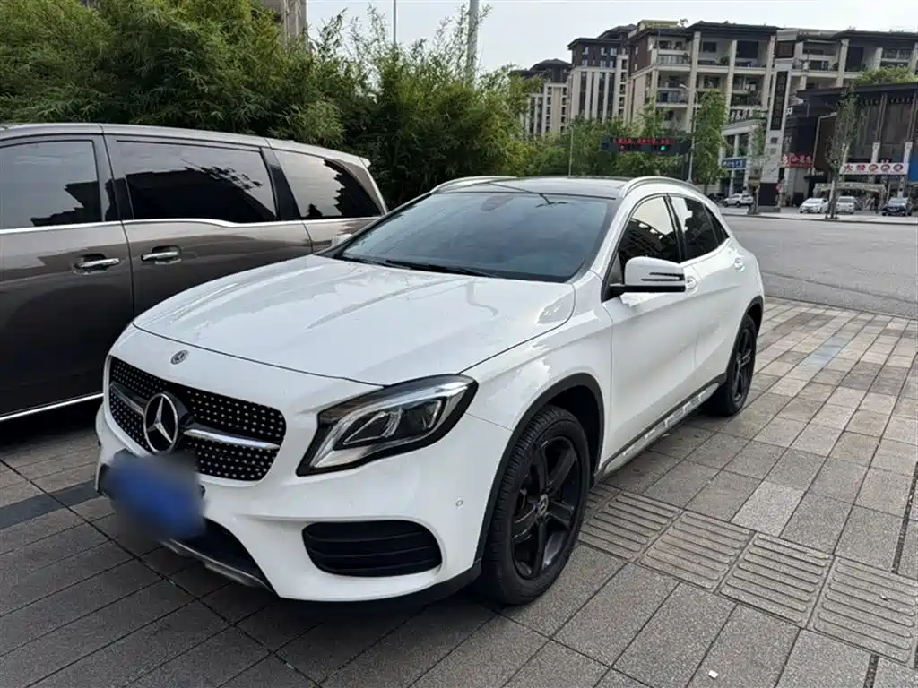 Mercedes-Benz GLA 2019 GLA 200 Fashion фото 2