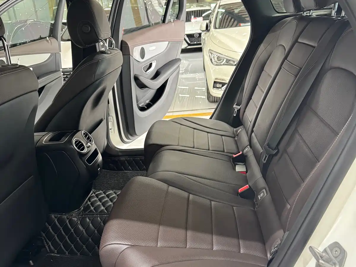 Mercedes-Benz GLC 2020 Facelift GLC 260 L 4MATIC Dynamic фото 6