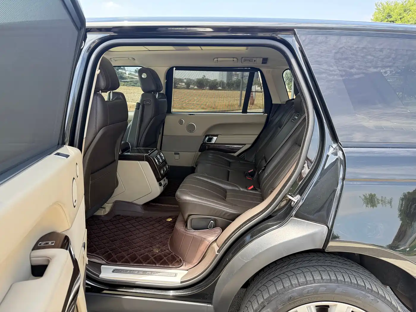 Land Rover Range Rover 2015 3.0 SC V6 Vogue SE Genesis Extended Edition фото 16