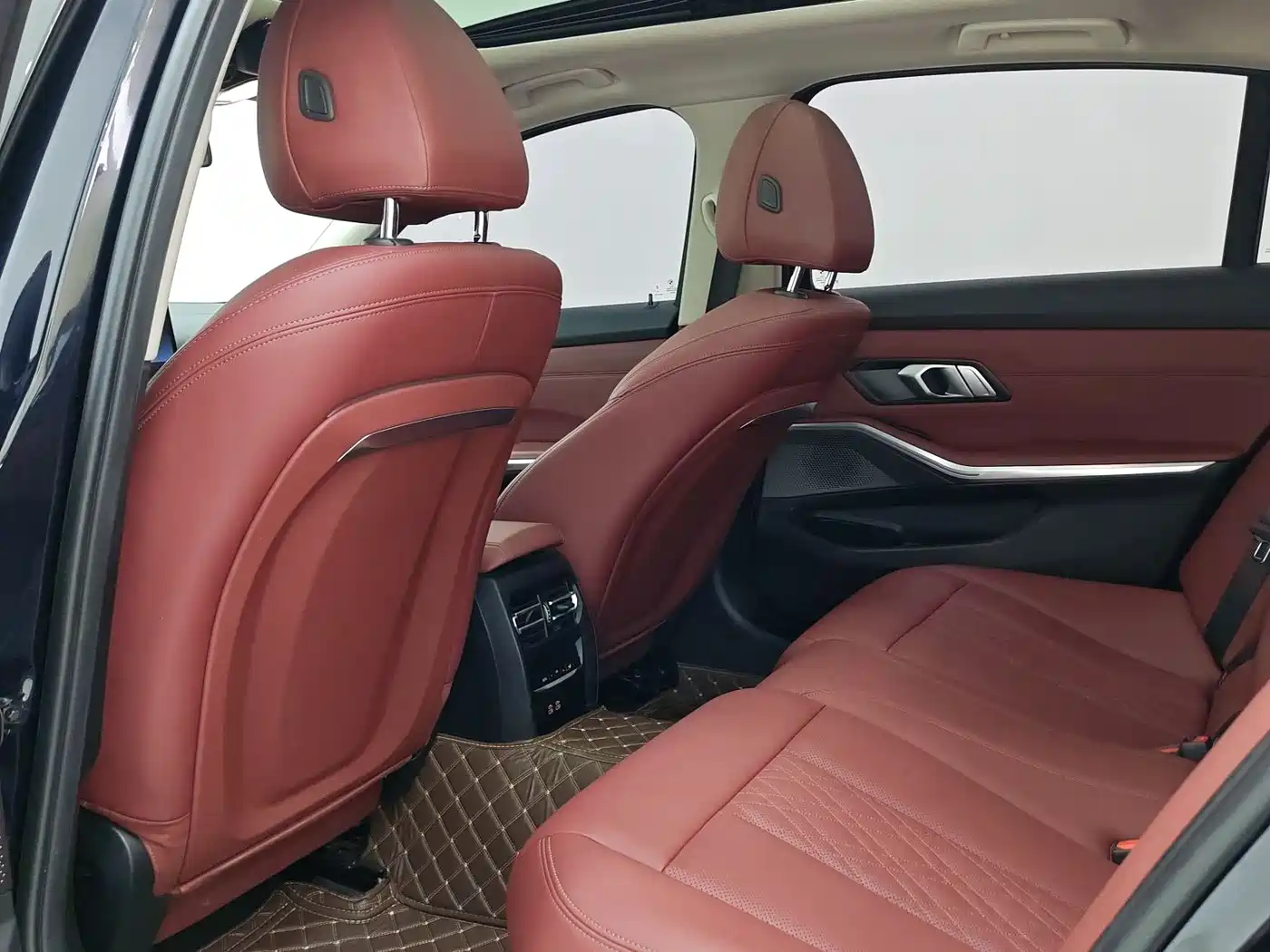 BMW 3 Series 2023 320Li M Sport Package фото 8