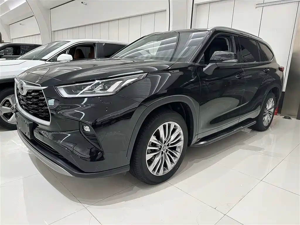 TOYOTA HIGHLANDER
