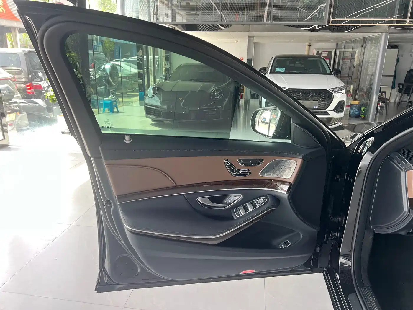 Mercedes-Benz S-Class 2020 S 350 L Premium Edition Collector's Version фото 7