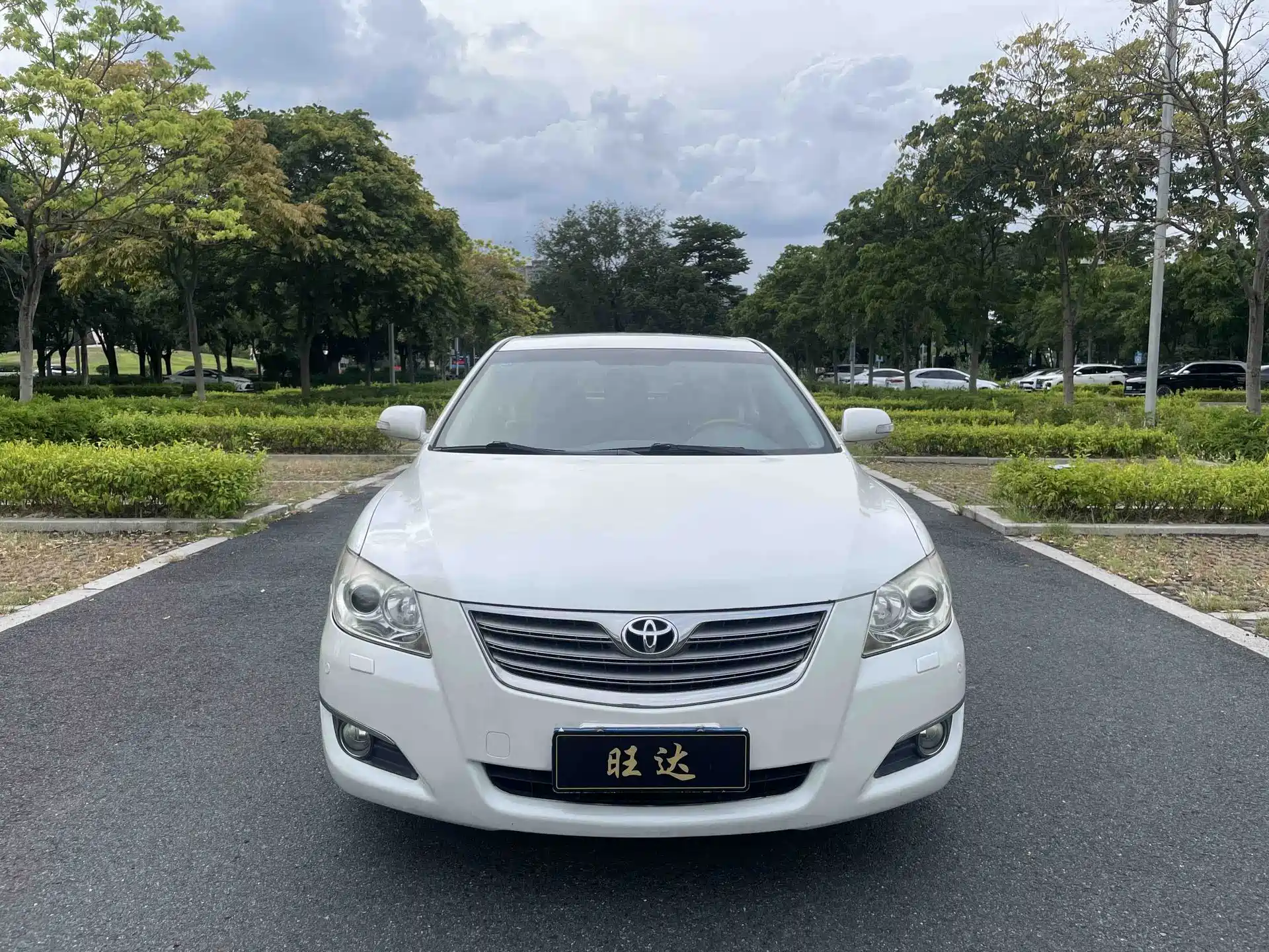 Фото 2 - Toyota Camry