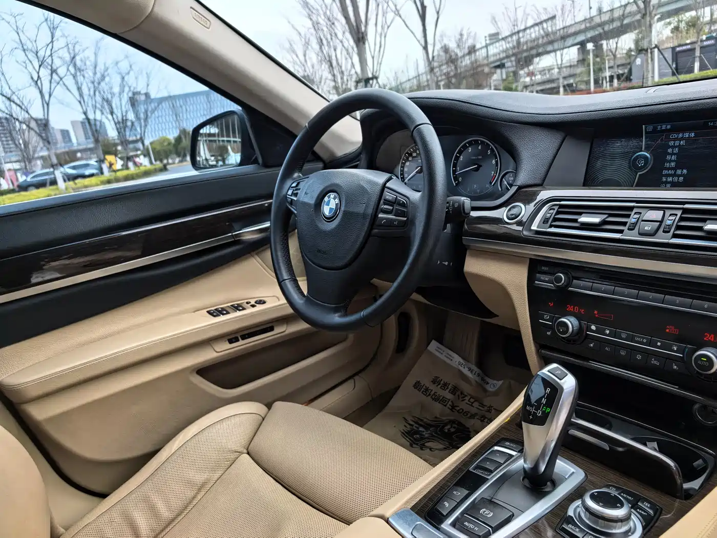 BMW 7 Series 2009 740Li Premium фото 14